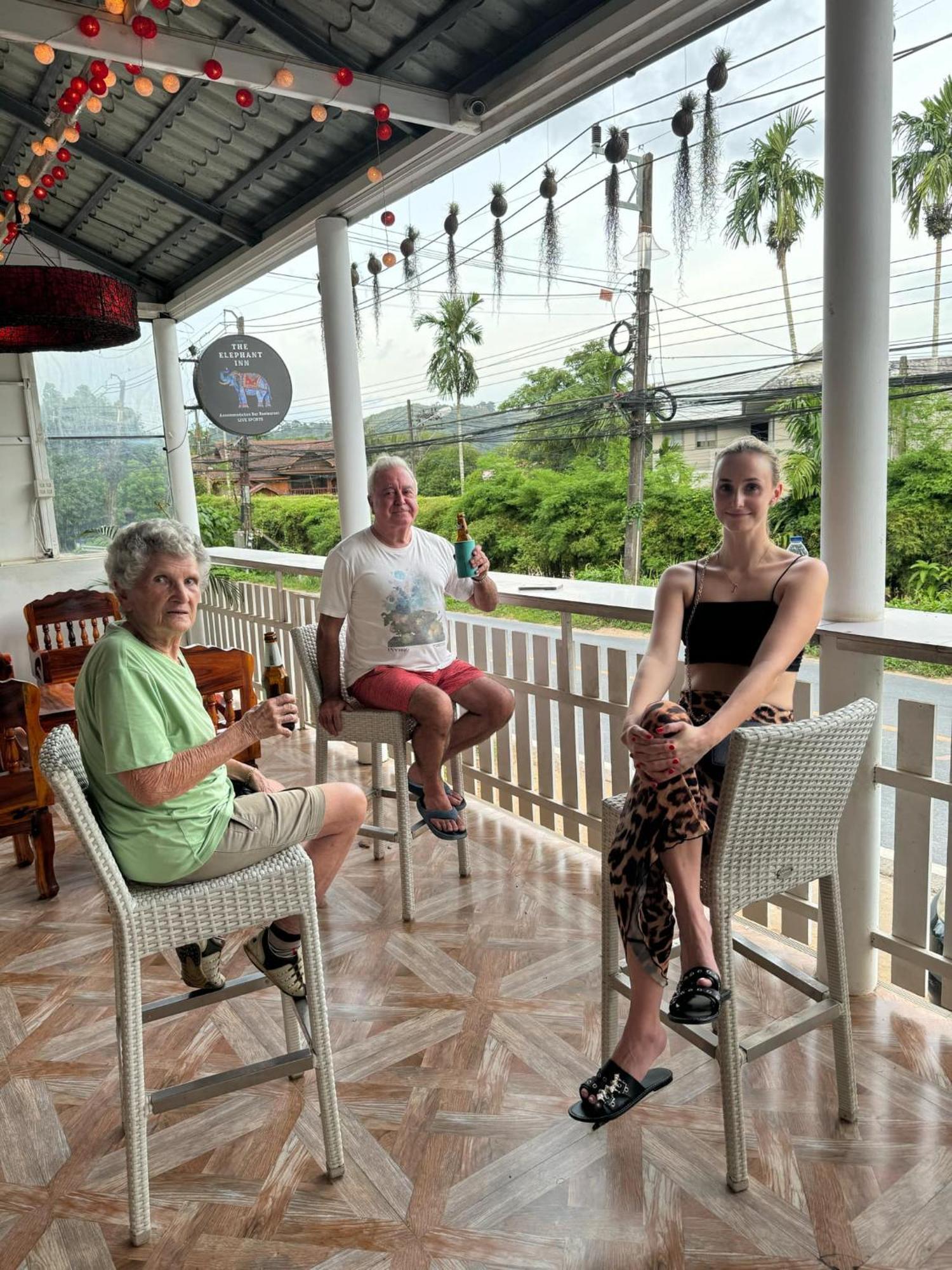 Elephant Sports Bar And Accommodation Phuket Exterior photo